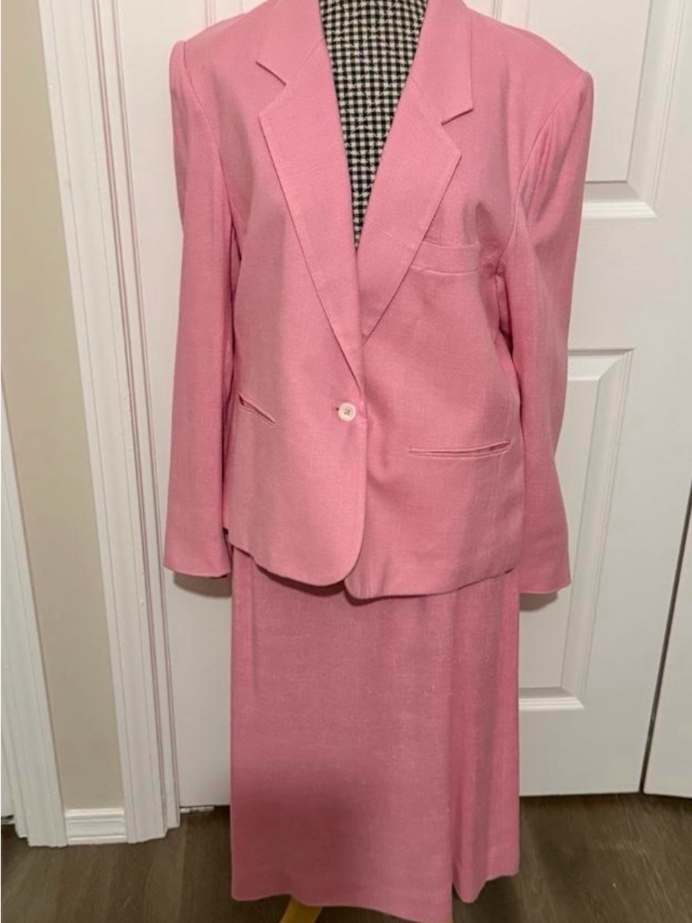 Nwt Vintage JH collectibles Pink Women's Blazer and Skirt Suit